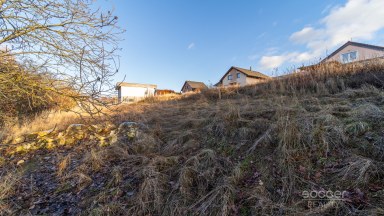 Prodej stavebního pozemku 900 m2, Praha- západ – Dobrovíz, vč. projektu