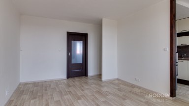 Pronájem bytu 3+kk/lodžie/sklep, 75 m2, OV, ul. Doležalova, Praha – Černý Most.