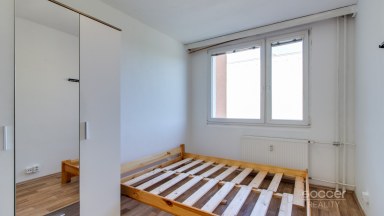 Pronájem bytu po rekonstrukci 2+kk/sklep, 43 m2, ul. Královická, Brandýs nad Labem.