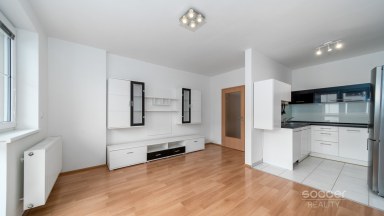 Prodej bytu 2+kk s balkonem a sklepem, 57,2 m², Praha – Přezletice.