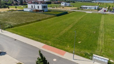 Prodej pozemku 1239 m2, Vestec u Prahy, okr. Praha – západ.