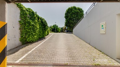 Pronájem garážového stání, 15 m², ul. Stará náves, Praha 9 – Letňany.