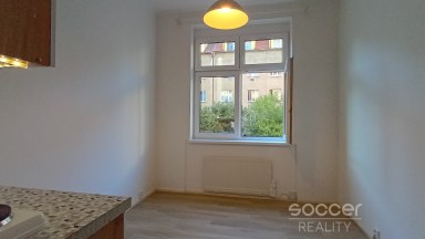 Pronájem bytu 1+kk, 17m2, Praha 3 - Žižkov, ul. Jeseniova.
