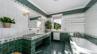 Prodej rodinného domu 5+kk, obec Vestec, okres Praha – západ.