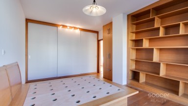 Pronájem bytu 2+kk/T/B, 80 m2 v ulici Cihlářská, Praha 9 - Prosek.