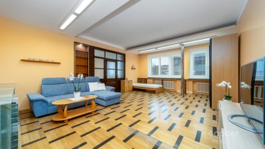 Hezký a plně zařízený byt 3+kk v dobré lokalitě Mladé Boleslavi. 