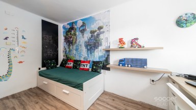 Příjemný byt se zahrádkou v Dobrovici u Mladé Boleslavi.