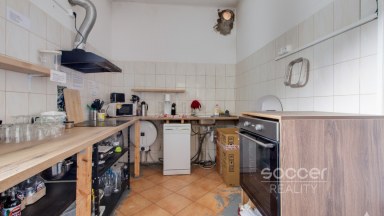 Pronájem komerčního prostoru 33 m² se zahradou – Lysá nad Labem.