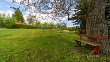 Malebný venkovský dům se zahradou blízko Českého ráje.