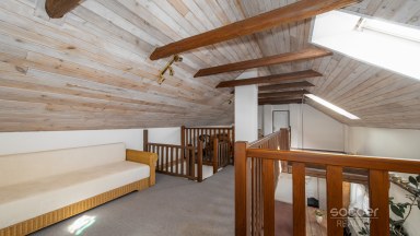 Malebný dům s příjemnou zahradou v atraktivní lokalitě.