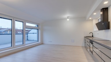 Pronájem bytu 2+kk s velkou lodžií – Projekt ZLATÝ KOPEC, Praha – Přezletice.