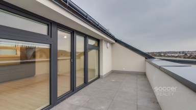 Pronájem bytu 2+kk s velkou lodžií – Projekt ZLATÝ KOPEC, Praha – Přezletice.