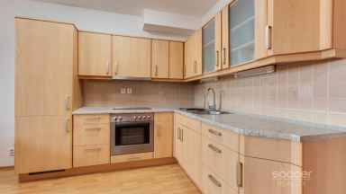 Pronájem bytu 1+kk/L/G, 46 m2, ul. Ústavní, Praha 8 - Bohnice.