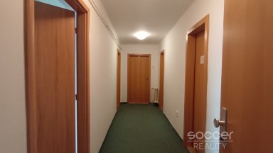 Pronájem kanceláře 3+1, 70 m2, Praha 6 - Bubeneč, ul. Na Zátorce.