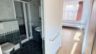 Pronájem bytu 1+kk, 26m2 v Praze 3 - Jeseniova ulice.