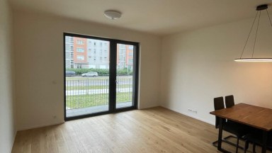 Pronájem bytu 2+kk, 54,1 m2 s terasou 5,7 m2 a sklepem, Praha 10 – Strašnice, ul. Ramonova.