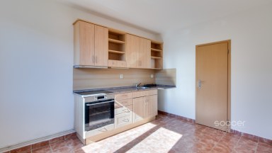 Pronájem bytu 1+1 s předzahrádkou, 37 m2, ul. Dandova, Praha 20 – H. Počernice.