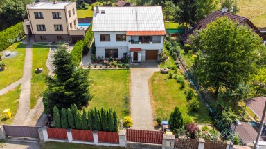 Pronájem rodinného domu, 5+kk/G/T/Z/S,B, 180m2, Čerčany, ul. Mánesova.