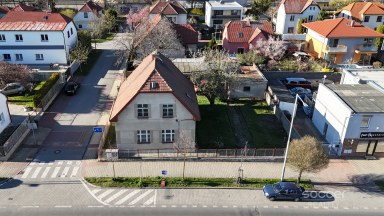 Pronájem staršího rodinného domu 4+1, ul. Dobšická, Praha – Horní Počernice.