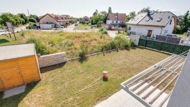 Pronájem domu se zahradou, Praha 20 – Horní Počernice, U Zimoviště