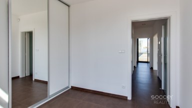 Pronájem domu se zahradou, Praha 20 – Horní Počernice, U Zimoviště