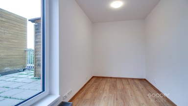 Pronájem 3+kk s velkou terasou a samostatnou garáží v ul. Bohdanečská, Praha 9 - Vinoř.