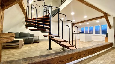 Velmi útulný ateliér ve vile s géniem loci v atraktivním místě. 