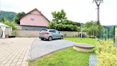 Hezký nadstandardní byt 3+kk, 76 m2, Černošice - Mokropsy.