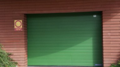 Pronájem garážového stání, Praha 5 - Smíchov, ul. Na Hřebenkách.