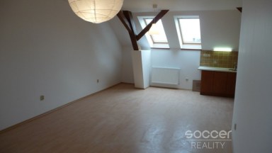 Pronájem bytu 2+kk, 66 m2, Beroun, ul. Česká.