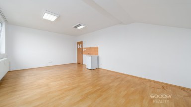 Kancelář (29,93 m²) – Jesenice u Prahy