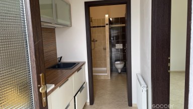 Pronájem nebytového prostoru - bytu,  20 m2, Praha 9 - Horní Počernice.