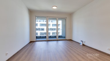 Pronájem bytu 1+kk/L/G, 32 m2, ul. Poděbradská, Praha 9 - Hloubětín.