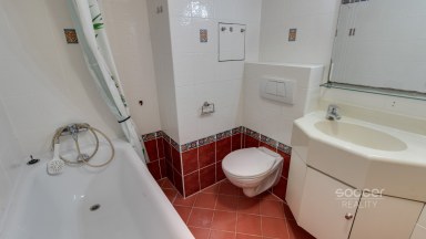 Pronájem atypického loftu 51,5 m2 s terasou na adrese Na Pokraji, Praha 9 - Prosek.