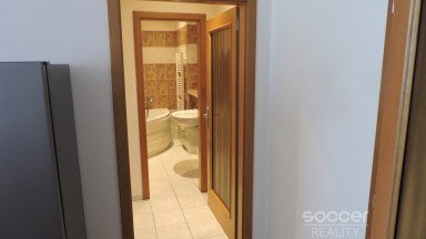 Pronájem prostorného bytu 3 + kk v Praze 2 - Vinohrady, ulice Budečská.