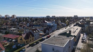 Pronájem staršího rodinného domu 4+1, ul. Dobšická, Praha – Horní Počernice.