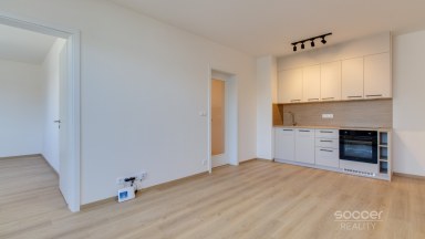 Pronájem bytu 2+kk/T/G/S, 59 m2, ul. Poděbradská, Praha 9 - Vysočany.