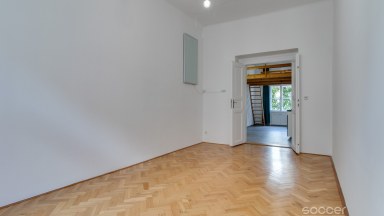 Slunný byt 2+kk se spacím patrem, po rekonstrukci, Praha 3 – Žižkov