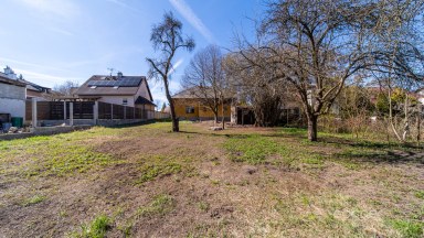Prodej domu s pozemkem 1 310 m², Jičín – Holínské Předměstí.