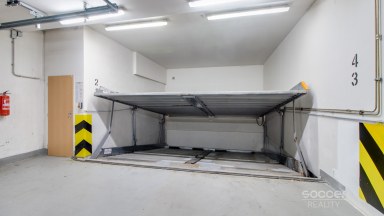 Pronájem garážového stání nebo dvou garážových stání v ulici Herlíkovická, Praha 9 - Kbely.