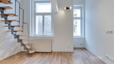 Pronájem bytu 1+kk/S, 21 m2, ul. Radlická, Praha 5 - Smíchov.