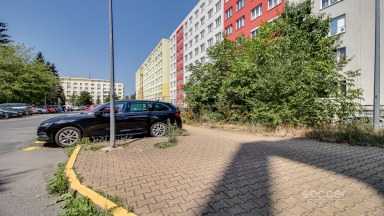 Prodej bytu 1+kk, 39,3 m² s garážovým stáním a sklepem, Praha 9 – Letňany, ul. Třinecká.