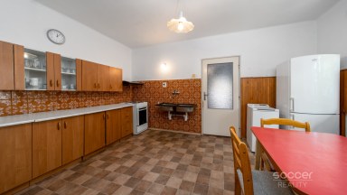 Prodej rodinného domu s pozemkem 1 466 m², Zápy