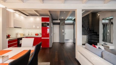 Pronájem exkluzivního mezonetového bytu 3+kk, 95 m² na Karlově náměstí