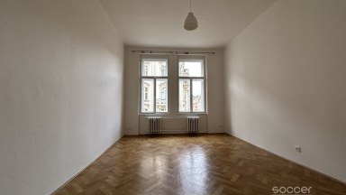 Pronájem bytu 2+1 s balkonem v centru Prahy. 