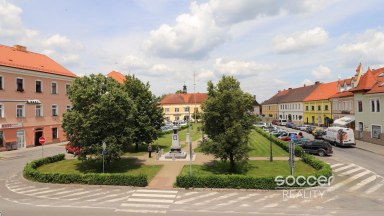Pronájem pěkného bytu 3+kk 55 m2  v centru Neveklova, okres Benešov.